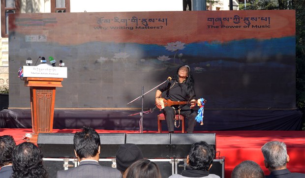 བཞུགས་སྒར་དུ་བོད་ཀྱི་སྒྱུ་རྩལ་བའི་དུས་སྟོན་ཐེངས་འཚོགས་ཡོད་པ།