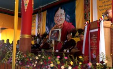 བལ་ཡུལ་དུ་དཔལ་ས་སྐྱ་གོང་མ་བདག་ཁྲི་རིན་པོ་ཆེ་མཆོག་གི་༧སྐུའི་འཁྲུངས་སྐར་སྲུང་བརྩི་ཞུས་པ།