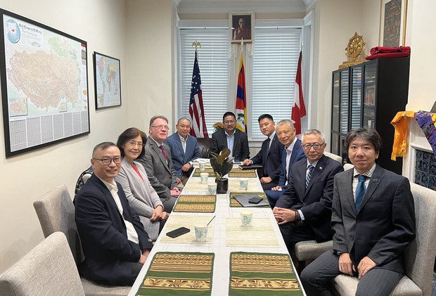 བོད་རྒྱ་འབྲེལ་མཐུད་ཀྱི་ལས་འཆར་ཡར་རྒྱས་དང་གོང་འཕེལ་གཏོང་ཐབས་ཀྱི་ཚོགས་འདུ་ཚོགས་འདུག