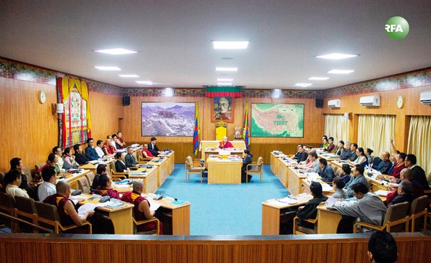 སྤྱི་འཐུས་ལྷན་ཚོགས་ཀྱི་གྲོས་ཚོགས་ཚོགས་དུས་དྲུག་པ་དབུ་འཛུགས་གནང་སྐབས། ༢༠༡༨།༩།༢༥