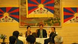 བོད་མི་མང་སྤྱི་འཐུས་གསུམ་གྱིས་ཉི་ཧོང་ལ་བོད་དོན་ཞུ་གཏུགས་གནང་བཞིན་པ། ༢༠༡༤།༧