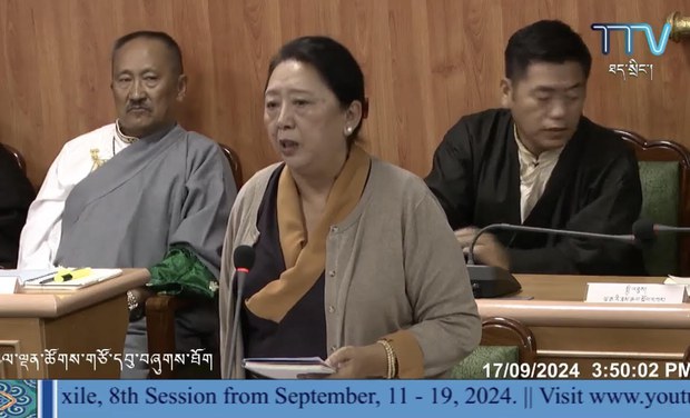 བོད་མི་ཆབ་སྲིད་བཙོན་ཟུར་དང་འབྲེལ་ཡོད་འབྲེལ་ཆགས་རྣམས་ཨའོསི་ཊརེ་ལི་ཡར་གཞིས་སྤོས་ཀྱི་ལས་གཞི་དེ་བར་ལམ་མཚམས་ཆད་ཡོད་ནའང་། ད་ཆ་ཨོ་གླིང་གཞུང་གིས་དགོངས་པ་ཆེ་བཞེས་ཀྱིས་ལས་གཞི་དེ་བསྐྱར་གསོ་གནང་བའི་སྐོར། བཀའ་ཤག་གིས་གྲོས་ཚོགས་སུ་ལན་འདེབས་གསལ་བཤད་གནང་ཡོད་པ།