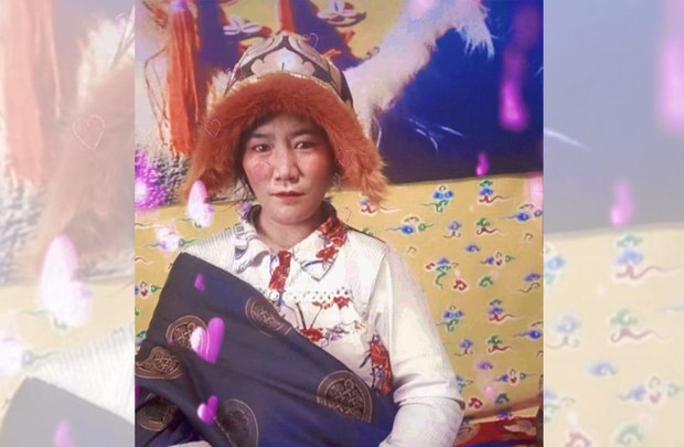 བོད་མི་ཆབ་སྲིད་བཙོན་མ་ནོར་འཛིན་དབང་མོ་ལགས་བཙོན་ཁང་དུ་བཅར་རྡུང་མནར་གཅོད་ཀྱིས་ཡར་ལངས་མི་ཐུབ་པའི་གནས་སྟངས་འོག་ཀློད་གྲོལ་བཏང་ཡོད་འདུག