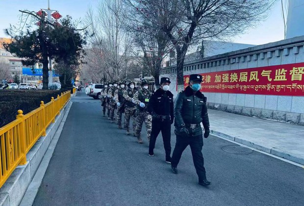 རྒྱ་ནག་གཞུང་གིས་རྒྱ་གར་ནང་གདན་ས་ཁག་དང་སློབ་གྲྭ་ཁག་ཏུ་སློབ་གཉེར་གནང་བཞིན་པའི་བོད་མི་རྒྱ་གར་མི་སེར་བཟོས་པ་ཚོའི་རྒྱ་ནག་གི་མི་སེར་ཐོབ་ཐང་དང་ས་ཆའི་ཐོབ་སྐལ་སོགས་གཞུང་བཞེས་གཏང་རྒྱུ་ཡིན་པ་བསྒྲགས་འདུག