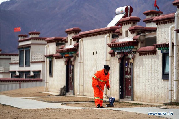 རྒྱ་ནག་གཞུང་གིས་བཙན་ཤེད་འོག་གནས་སྤོར་བྱེད་དུ་བཅུག་པའི་བོད་མི་ཚོའི་འཚོ་བར་དཀའ་ངལ་འཕྲད་བཞིན་ཡོད་འདུག