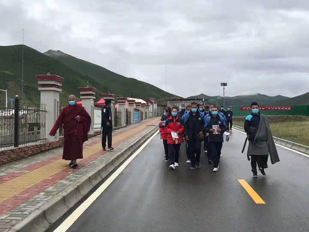 རྒྱ་ནག་གཞུང་གིས་བོད་ནང་སྒེར་གཉེར་སློབ་གྲྭ་སྒོ་བརྒྱབ་པ་ཁག་གི་སློབ་མ་ཚོ་གཞུང་གི་སློབ་གྲྭར་བཅུག་ཡོད་འདུག