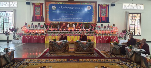 བོད་ཀྱི་ཆོས་རྒྱུད་ཁག་གི་གྲུབ་མཐའི་འཛིན་མཚམས་དང་ཐ་སྙད་བེད་སྤྱོད་བྱེད་སྟངས་ཕྲན་བུ་མི་འདྲ་བ་ཙམ་ལས་དོན་དུ་བབས་ས་གཅིག་ཡིན་པ།