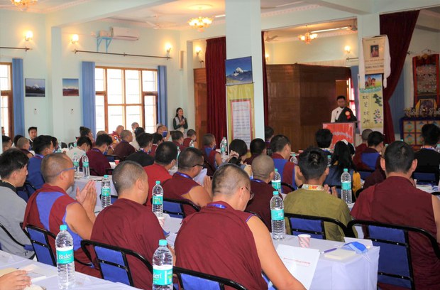 བཙན་བྱོལ་ནང་གི་སྐབས་བཅོ་ལྔ་པའི་བོད་ཀྱི་མཐོ་རིམ་སློབ་མའི་ཚོགས་འདུ་ཚོགས་བཞིན་འདུག བཙན་བྱོལ་ནང་གི་སྐབས་བཅོ་ལྔ་པའི་བོད་ཀྱི་མཐོ་རིམ་སློབ་མའི་ཚོགས་འདུ་ཚོགས་བཞིན་འདུག