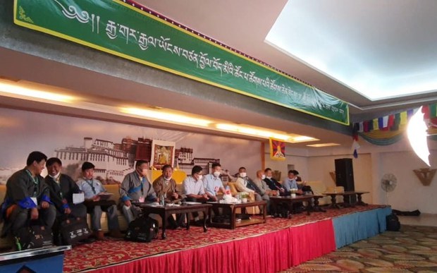 བཙན་བྱོལ་བོད་མིའི་ཚོང་པའི་ཚོགས་ཆེན་ཐེངས་ལྔ་པ་དབུ་འཛུགས་དང་ཚོང་ལས་དཀའ་ངལ་ཐོག་གོ་བསྡུར།