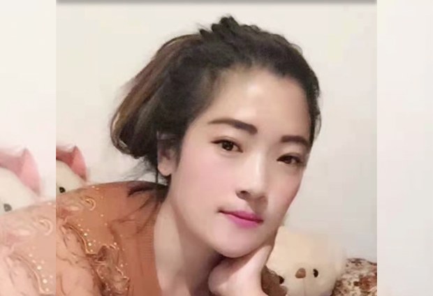 ༧གོང་ས་མཆོག་གི་སྐུ་པར་སྒྲིག་གཤོམ་གྱི་ཉེས་འཛུགས་འོག་གཡུ་སྒྲོན་ལགས་འཛིན་བཟུང་བྱས་ཡོད་འདུག