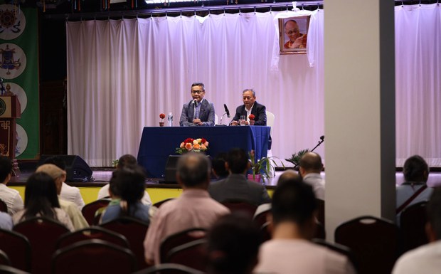 ཨ་རིའི་ནང་གནས་སྡོད་བོད་མི་ཚོས་གངས་ལྗོངས་དཔལ་འབྱོར་ཞབས་ཞུ་ཁང་ལ་་ཨ་སྒོར་ས་ཡ་གཅིག་གི་མ་རྩ་འཛུགས་འཇོག་བྱས་ཡོད་འདུག ཨ་རིའི་ནང་གནས་སྡོད་བོད་མི་ཚོས་གངས་ལྗོངས་དཔལ་འབྱོར་ཞབས་ཞུ་ཁང་ལ་་ཨ་སྒོར་ས་ཡ་གཅིག་གི་མ་རྩ་འཛུགས་འཇོག་བྱས་ཡོད་འདུག