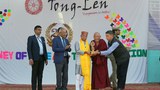 གཏོང་ལེན་དགེ་རྩ་ཚོགས་པས་རྒྱ་གར་དབུལ་ཕོངས་ཉམ་ཐག་ཁྲི་གཉིས་ལྷག་ལ་རོགས་རམ་དང་མཐུན་རྐྱེན་སྦྱར་པ་ནི་བོད་མི་ཚོས་རྒྱ་གར་ལ་བཀའ་དྲིན་རྗེས་དྲན་ཆེད་ཡིན་ཞེས་རྒན་བློ་བཟང་འཇམ་དབྱངས་ལགས་ཀྱིས་གསུངས་པ།