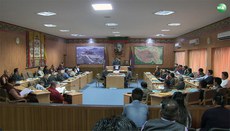 བོད་མི་སྒྲིག་འཛུཊ་ཀྱི་སྐབས་བཅོ་ལྔ་པའི་བོད་མི་མང་སྤྱི་འཐུས་ལྷན་ཚོགས་ཀྱི་གྲོས་ཚོགས་ཚོགས་དུས་༡༡་པའི་ཚོགས་ར། ༢༠༡༦།4།༡