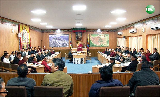 སྐབས་བཅུ་དྲུག་པའི་བོད་མི་མང་སྤྱི་འཐུས་ལྷན་ཚོགས་ཀྱི་གྲོས་ཚོགས་ཚོགས་དུས་གསུམ་པ་དབུ་འཛུགས་གནང་སྐབས། ༢༠༡༧།༣།༡༤ སྐབས་བཅུ་དྲུག་པའི་བོད་མི་མང་སྤྱི་འཐུས་ལྷན་ཚོགས་ཀྱི་གྲོས་ཚོགས་ཚོགས་དུས་གསུམ་པ་དབུ་འཛུགས་གནང་སྐབས། ༢༠༡༧།༣།༡༤