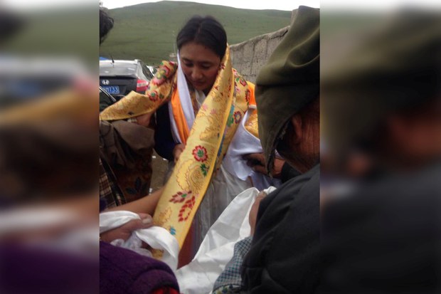 ཚེ་རིང་འཚོ་གློད་བཀྲོལ་བྱུང་བར་ཕེབས་བསུའི་སྐབས། ༢༠༡༦།༦།༡༠
