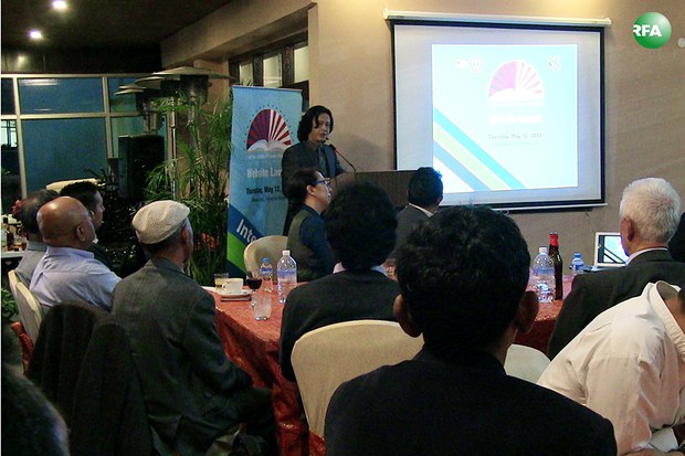 ཨ་མི་རི་ཀས་བོད་མིར་སློབ་ཡོན་ལས་གཞི་དང་འབྲེལ་བའི་དྲ་རྒྱ་དབུ་འབྱེད་གནང་སྐབས། ༢༠༡༦།༥།༡༣ ཨ་མི་རི་ཀས་བོད་མིར་སློབ་ཡོན་ལས་གཞི་དང་འབྲེལ་བའི་དྲ་རྒྱ་དབུ་འབྱེད་གནང་སྐབས། ༢༠༡༦།༥།༡༣