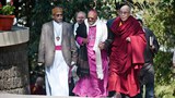 ལྷོ་ཨ་ཧྥེ་རི་ཀའི་ཆོས་དཔོན་ཆེན་མོ་Desmon Tutuམཆོག་༧གོང་ས་མཆོག་གི་ཕོ་བྲང་དུ། ༢༠༡༢།༢།༡༠