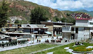 གྲྭ་བ་གཉིས་གསང་ཐོག་ནས་གློད་བཀྲོལ། གྲྭ་བ་གཉིས་གསང་ཐོག་ནས་གློད་བཀྲོལ།