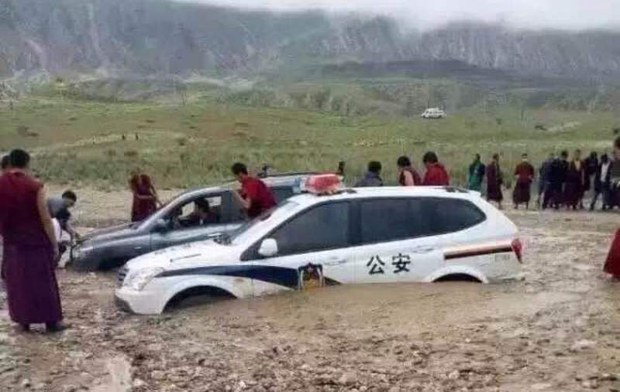 མཚོ་ལྷོ་མང་ར་རྫོང་ཁོངས་སུ་ཆུ་ལོག་བརྒྱུགས་པའི་གནོད་ཐེབས་ས་ཁུལ། ༢༠༡༦།༧།༡༠