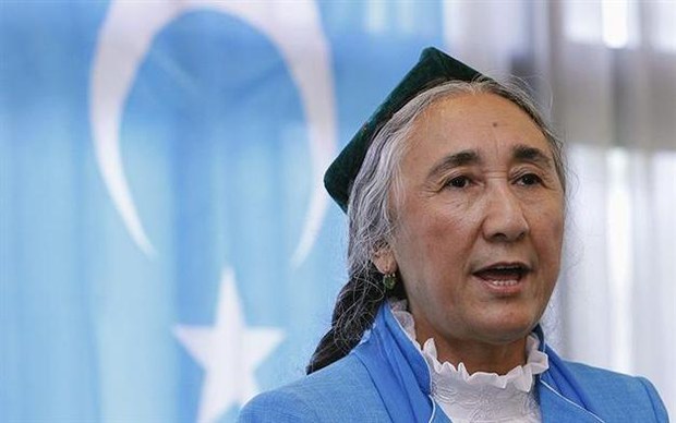 འཛམ་གླིང་ཡུ་གུར་ལྷན་ཚོགས་ཀྱི་ཚོགས་གཙོ་ལྕམ་Rebiya Kadeerལགས། 