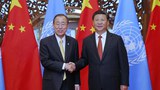 རྒྱ་ནག་གི་སྲིད་འཛིན་ཞེ་དང་མཉམ་འབྲེལ་རྒྱལ་ཚོགས་ཀྱི་དྲུང་ཆེ་Ban Ki-moon་རྣམ་གཉིས་མཇལ་འཕྲད་སྐབས། ༢༠༡༦།༧།༧