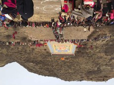ཀན་ལྷོ་ཀླུ་ཆུ་ཤེས་ཚང་སྒར་གསར་དགོན་པའི་སྨོན་ལམ་གོས་སྐུ་ཉིན། ༢༠༡༥།༢།༣