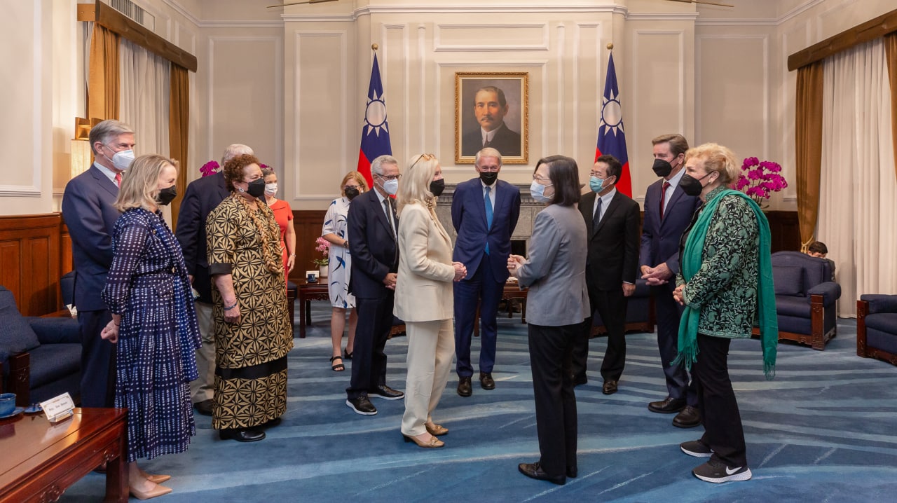 US delegation visits Taiwan1.jpg