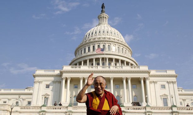 བོད་ཀྱི་དབུ་ཁྲིད་༧གོང་ས་རྒྱལ་བ་རིན་པོ་ཆེ་མཆོག་ཨ་རིའི་གྲོས་ཚོགས་ཁང་ཆེན་མདུན། ༢༠༠༧
