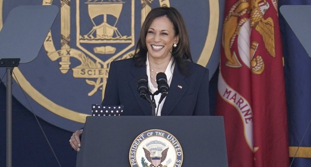 ཨ་རིའི་སྲིད་འཛིན་སྐུ་གཞོན་ལྕམ་KAMALA HARRIS མཆོག་VIETNAM དང་SINGAPORE གཉིས་སུ་རྒྱལ་དོན་མཚམས་གཟིགས་ཐེངས་དང་པོ་ཕེབས་གཏན་འཁེལ་བ།