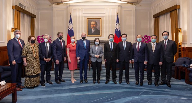 ཨ་རིའི་གྲོས་ཚོགས་ཀྱི་སྐུ་ཚབ་ཚོགས་ཆུང་གིས་ཐེ་ཝན་དུ་གཟིགས་སྐོར་གནང་བར་བརྟེན་ཡང་རྒྱ་ནག་གིས་དམག་སྦྱོང་བྱེད་རྒྱུ་བསྒྲགས་འདུག ཨ་རིའི་གྲོས་ཚོགས་ཀྱི་སྐུ་ཚབ་ཚོགས་ཆུང་གིས་ཐེ་ཝན་དུ་གཟིགས་སྐོར་གནང་བར་བརྟེན་ཡང་རྒྱ་ནག་གིས་དམག་སྦྱོང་བྱེད་རྒྱུ་བསྒྲགས་འདུག