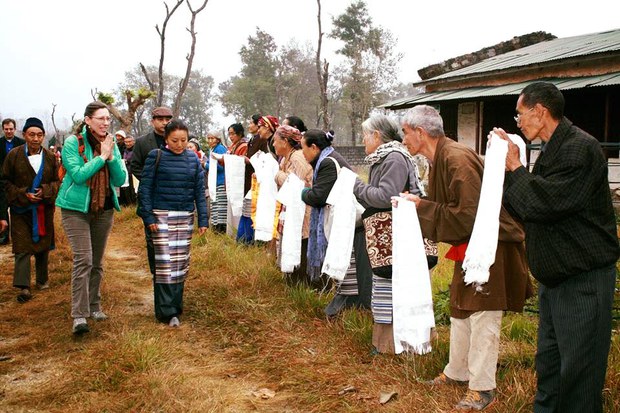བལ་ཡུལ་གྱི་ཨ་མི་རི་ཀའི་གཞུང་ཚབ་ཆེན་མོAlaina B. Teplitzཡིས་བོད་མི་སྐྱབས་བཅོལ་བར་གཟིགས་སྐོར་གནང་བཞིན་པ། ༢༠༡༥།༡༢ བལ་ཡུལ་གྱི་ཨ་མི་རི་ཀའི་གཞུང་ཚབ་ཆེན་མོAlaina B. Teplitzཡིས་བོད་མི་སྐྱབས་བཅོལ་བར་གཟིགས་སྐོར་གནང་བཞིན་པ། ༢༠༡༥།༡༢