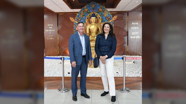 ལྕམ་ཨཛ་ར་ཛི་ཡ་མཆོག་བལ་ཡུལ་འཇོ་ལ་ཁེལ་དུ་གནས་ཞུགས་བོད་མི་ཚོ་དང་ཐུགས་འཕྲད་ཀྱིས་བལ་ཡུལ་ནང་བོད་མི་ཚོར་འཕྲད་བཞིན་པའི་དཀའ་ངལ་ཁག་ལ་གྲོས་བསྡུར་བྱས་འདུག