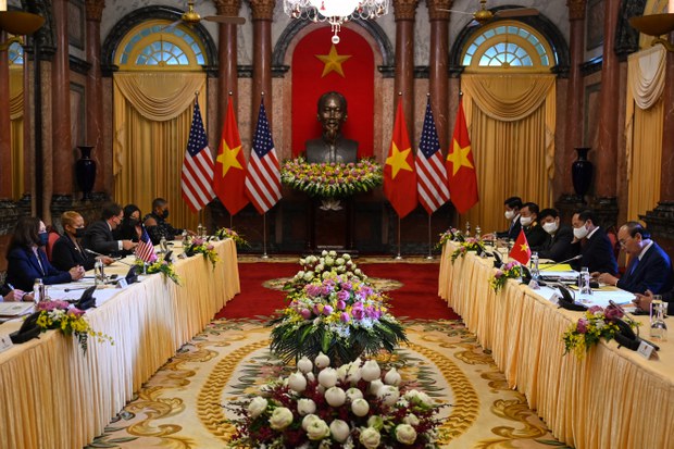 ཨ་རིའི་སྲིད་འཛིན་གཞོན་པས་ཝི་ཐེ་ནེམ་ནང་འགྲོ་བ་མི་དང་ངལ་རྩོལ་བའི་ཐོབ་ཐང་སྲུང་སྐྱོབ་སྐོར་ནན་གསུང་གནང་ཡོད་པ། ཨ་རིའི་སྲིད་འཛིན་གཞོན་པས་ཝི་ཐེ་ནེམ་ནང་འགྲོ་བ་མི་དང་ངལ་རྩོལ་བའི་ཐོབ་ཐང་སྲུང་སྐྱོབ་སྐོར་ནན་གསུང་གནང་ཡོད་པ།