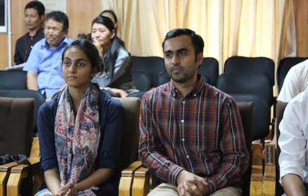 རྒྱ་གར་གྱི་མེས་པོ་དམ་པ་གྷན་དྷི་ཡི་བུ་ཚ་Vivan Gandhi་དང་། ལྕམ་Kasturi Gandhi་རྣམ་གཉིས་སྤྱི་འཐུས་གྲོས་ཚོགས་སུ། ༢༠༡༦།༩།༢༡ རྒྱ་གར་གྱི་མེས་པོ་དམ་པ་གྷན་དྷི་ཡི་བུ་ཚ་Vivan Gandhi་དང་། ལྕམ་Kasturi Gandhi་རྣམ་གཉིས་སྤྱི་འཐུས་གྲོས་ཚོགས་སུ། ༢༠༡༦།༩།༢༡