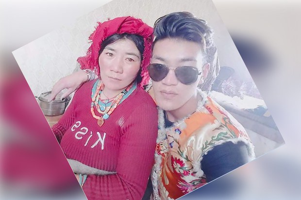 སྒྲོལ་དཀར་ལགས་དང་། དབང་ཆེན་ལགས་གཉིས་ཀྱི་ཉེ་པར།