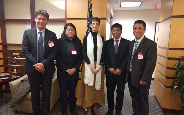 དོན་གྲུབ་དབང་ཆེན་དང་ཨ་རིའི་ཕྱི་སྲིད་ལས་ཁུངས་ཀྱི་མི་སྣ་བར་མཇལ་འཕྲད་སྐབས། ༢༠༡༨།༢།༡༢