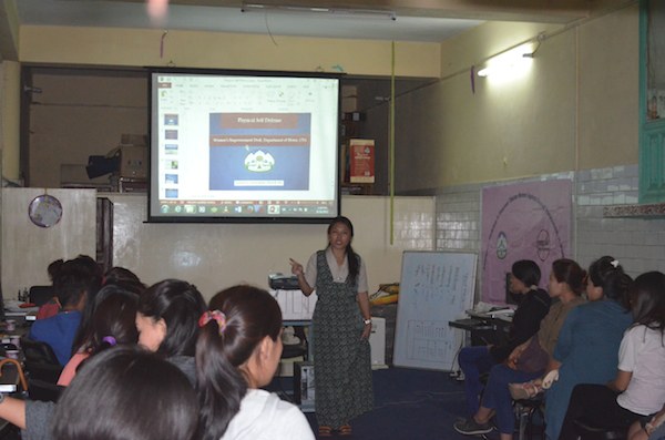 རྡ་སར་བུད་མེད་ཚོས་བཙན་གཡེམ་སོགས་ལ་གདོང་ལེན་བྱེད་སྟངས་ཀྱི་ཟབ་སྦྱོང་། ༢༠༡༥།༨ རྡ་སར་བུད་མེད་ཚོས་བཙན་གཡེམ་སོགས་ལ་གདོང་ལེན་བྱེད་སྟངས་ཀྱི་ཟབ་སྦྱོང་། ༢༠༡༥།༨