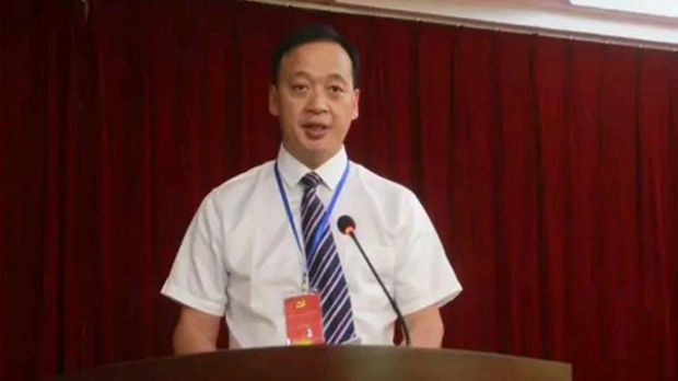རྒྱ་ནག་ཝུའུ་ཧན་(Wuhan)་གྲོང་ཁྱེར་ཝུའུ་ཆང་(Wuchnag)་སྨན་ཁང་གི་འགན་འཛིན་ལོ་ན་༥༡་ཡིན་པ་སྐུ་ཞབས་ལེའི་ཊི་མེན་(Liu Zhiming) ༼ཟླ་ཚེས་མི་གསལ རྒྱ་ནག་ཝུའུ་ཧན་(Wuhan)་གྲོང་ཁྱེར་ཝུའུ་ཆང་(Wuchnag)་སྨན་ཁང་གི་འགན་འཛིན་ལོ་ན་༥༡་ཡིན་པ་སྐུ་ཞབས་ལེའི་ཊི་མེན་(Liu Zhiming) ༼ཟླ་ཚེས་མི་གསལ