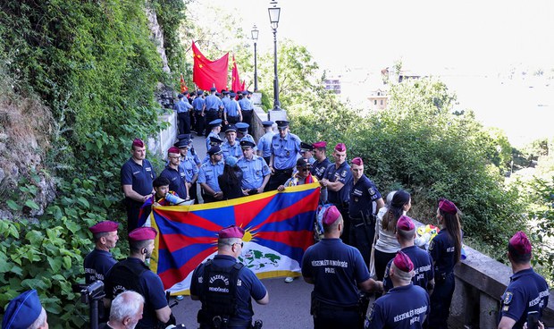 རྒྱ་ནག་དང་ཧང་གྷ་རི་གཉིས་བར་དཔལ་འབྱོར་དང་རིག་གཞུང་འབྲེལ་ལམ་གྱི་གྲོས་མཐུན་ཁག་ཅིག་བཞག་འདུག རྒྱ་ནག་དང་ཧང་གྷ་རི་གཉིས་བར་དཔལ་འབྱོར་དང་རིག་གཞུང་འབྲེལ་ལམ་གྱི་གྲོས་མཐུན་ཁག་ཅིག་བཞག་འདུག