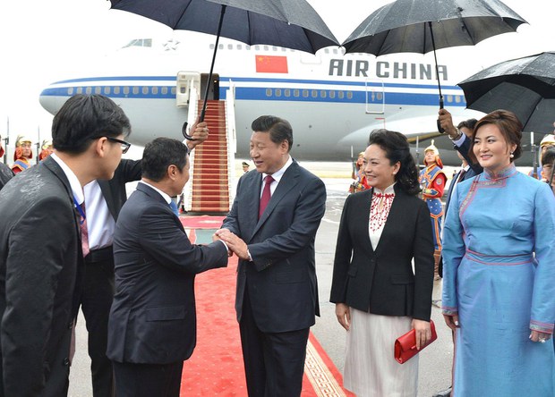 རྒྱ་ནག་གི་སྲིད་འཛིན་ཞེ་ཅིན་ཕེན་སོག་ཡུལ་ལ་འབྱོར་སྐབས། ༢༠༡༤།༨།༢༠