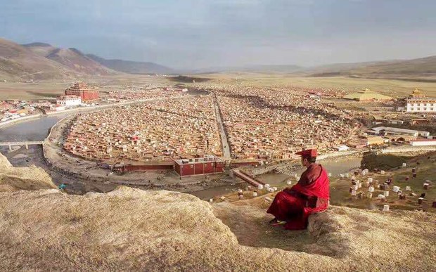 ཡ་ཆེན་སྒར།