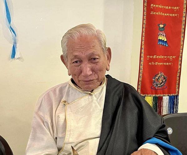 བོད་མི་མང་སྤྱི་ཟུར་དྭངས་ཤར་ཡོན་ཏན་རྒྱ་མཚོ་ལགས་དགུང་ལོ་ ༨༧ ཐོག་འདས་གྲོངས་སུ་ཕེབས་འདུག