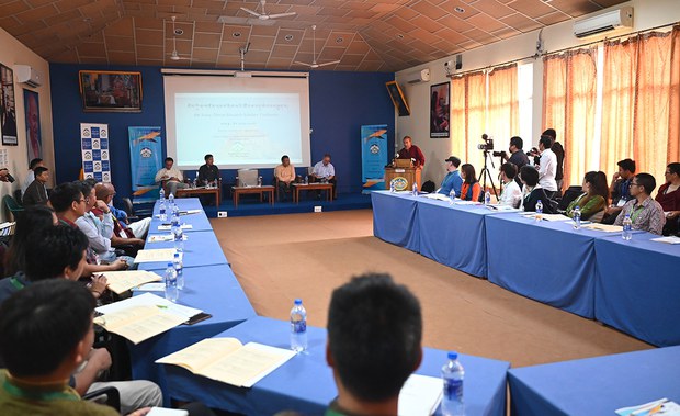 བོད་ཀྱི་ན་གཞོན་ཉམས་ཞིབ་པའི་ཚོགས་འདུ་ཐེངས་བརྒྱད་པ་རྡ་རམ་སཱ་ལར་ཚོགས་བཞིན་འདུག