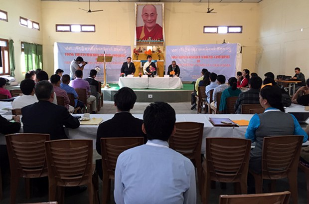 བོད་ཀྱི་ན་གཞོན་ཉམས་ཞིབ་པའི་ལྷན་ཚོགས་སྐོང་ཚོགས་གནང་སྐབས། ༢༠༡༥།༡༠།༢༡