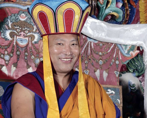 སྨན་རི་ཁྲི་འཛིན་༣༤པ་ལུང་རྟོགས་ཟླ་བ་དར་རྒྱས་རིན་པོ་ཆེ་མཆོག སྨན་རི་ཁྲི་འཛིན་༣༤པ་ལུང་རྟོགས་ཟླ་བ་དར་རྒྱས་རིན་པོ་ཆེ་མཆོག