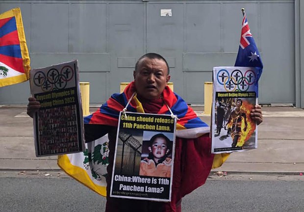 ཆབ་སྲིད་བཙོན་ཟུར་གྲྭ་བག་གྲོ་ལགས་ཀྱིས་བོད་དོན་ཆབ་སྲིད་ལས་འགུལ་ནང་བཞུགས་པའི་བརྒྱུད་རིམ་སྐོར།