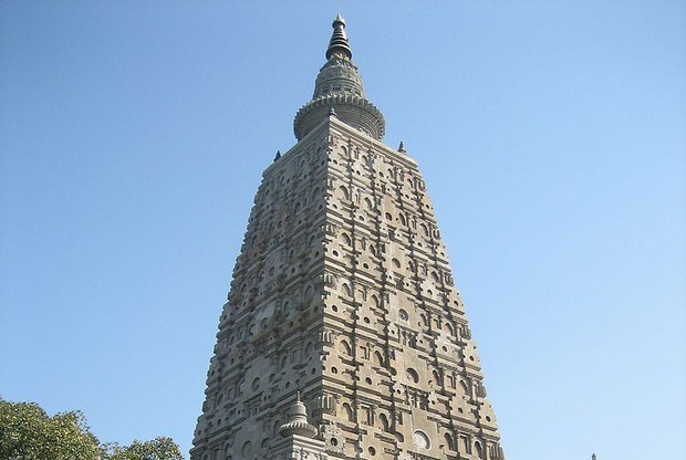 གནས་མཆོག་རྡོ་རྗེ་གདན་གྱི་མགོན་པའི་སྐོར།