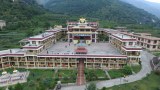 དྭགས་པོ་བཤད་སྒྲུབ་གླིང་གྲྭ་ཚང་གི་ངོ་སྤྲོད།