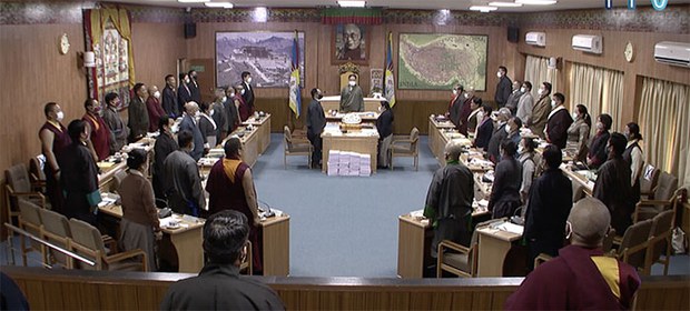 མང་གཙོའི་སྒྲིག་འཛུགས་མང་པོའི་ནང་དུའང་ཆེ་ཕྲ་ལ་ལྟོས་མེད་དཀའ་ངལ་རིམ་པར་ཡོང་གི་ཡོད་པ།