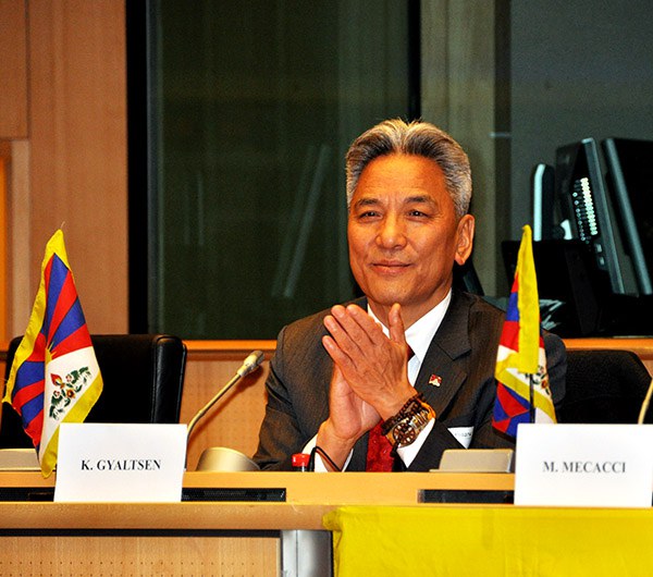 ཡོ་རོབ་ནང་བོད་དོན་ཐོག་འཛིན་པའི་སྲིད་བྱུས། ཡོ་རོབ་ནང་བོད་དོན་ཐོག་འཛིན་པའི་སྲིད་བྱུས།